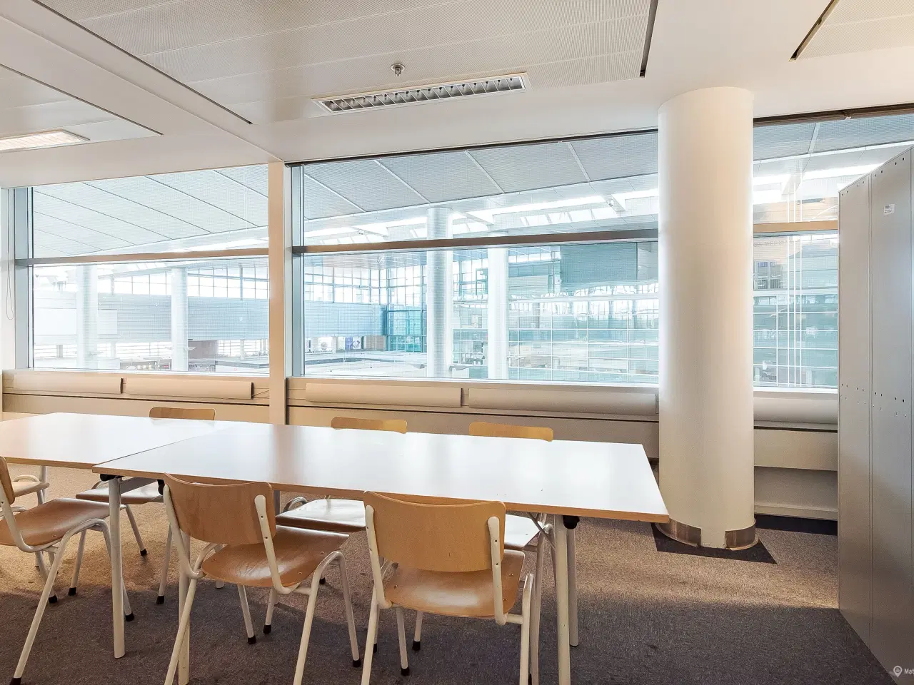 Billede 3 - Flotte kontorer i lufthavnen