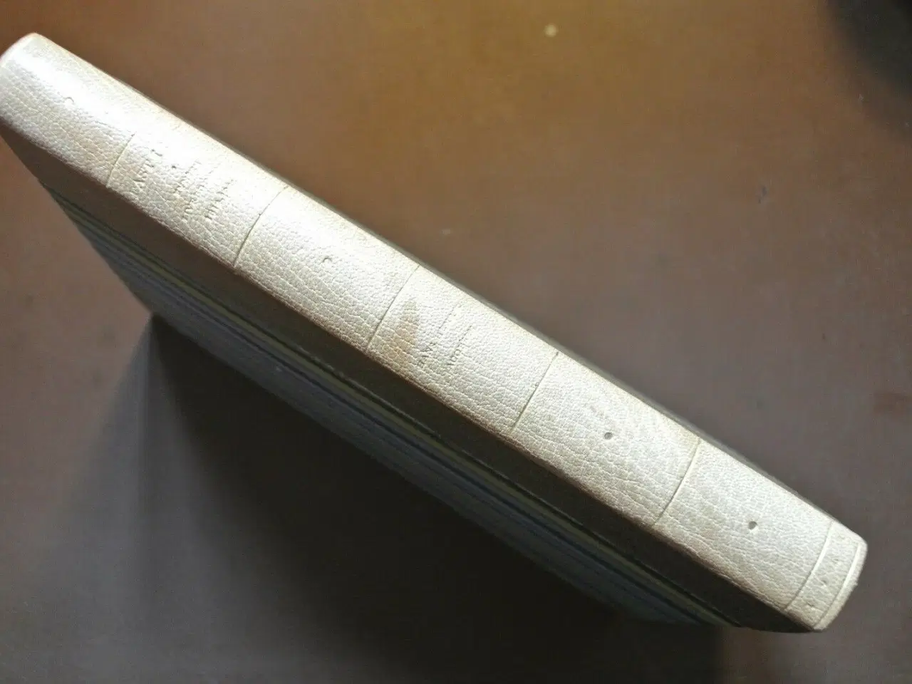 Billede 1 - fast i nød - fynske livregiment 1614-1964, af hans