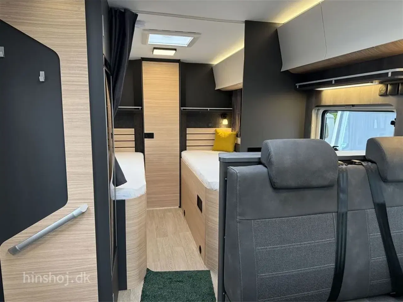 Billede 16 - 2026 - Hobby Maxia T 740 WE Aut.   Lækker Autocamper med lave enkelsenge og stort toiletrum med særskilt brusekabine fra Hinshøj Caravan.