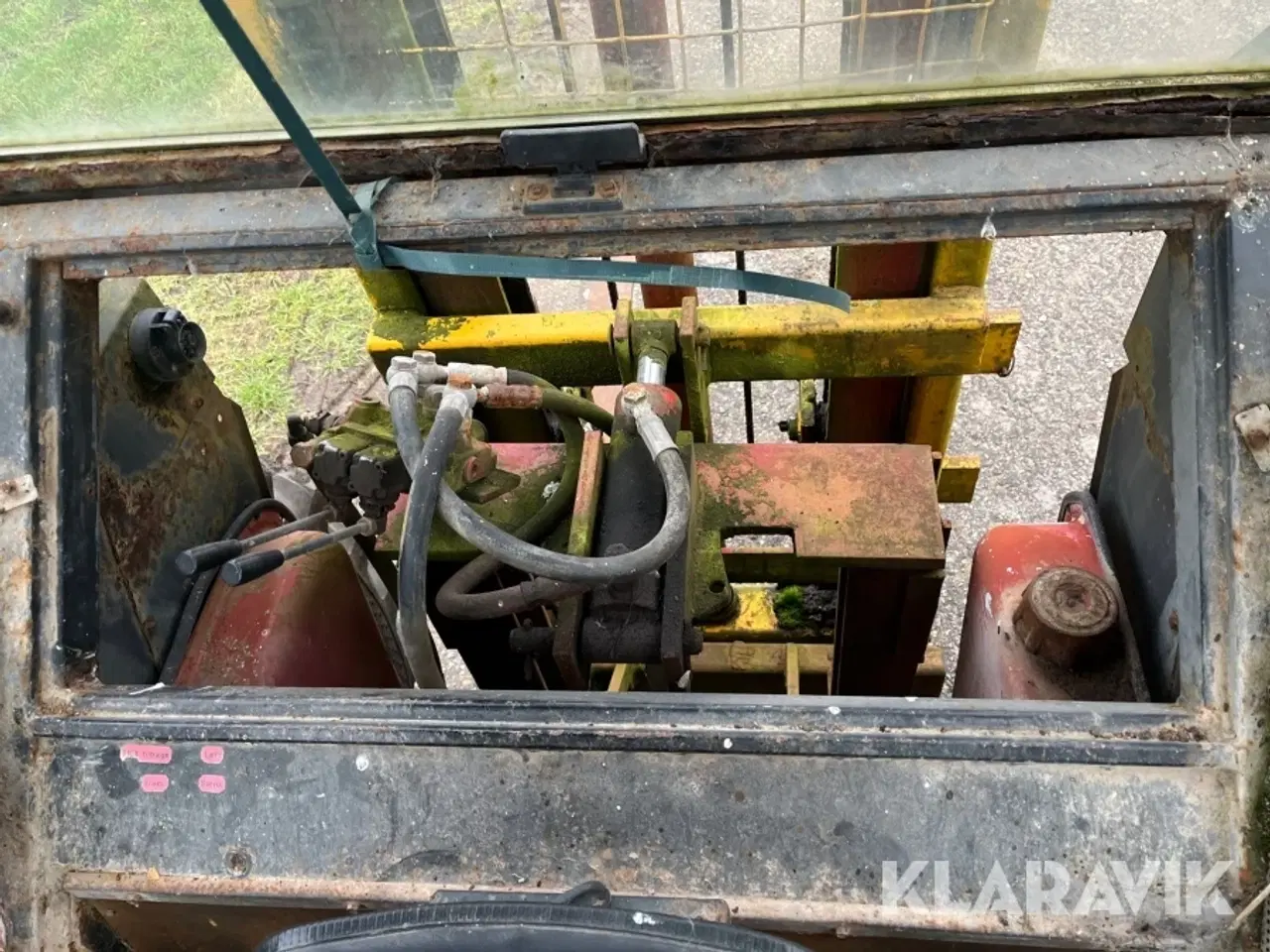 Billede 12 - Veterantraktor International 574 med byggelift