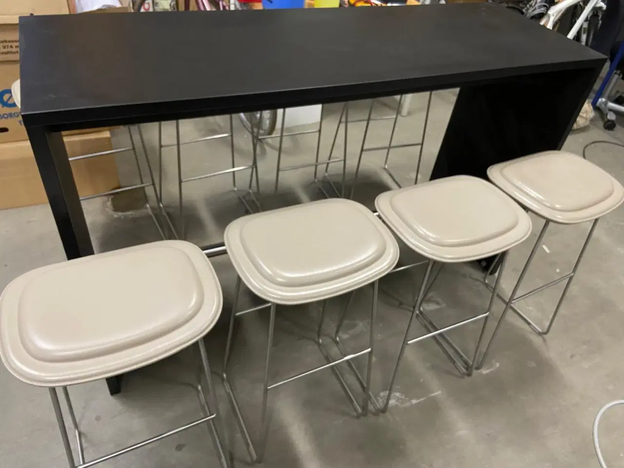Billede 2 - 8 Cappellini barstol med beige læder+Bord