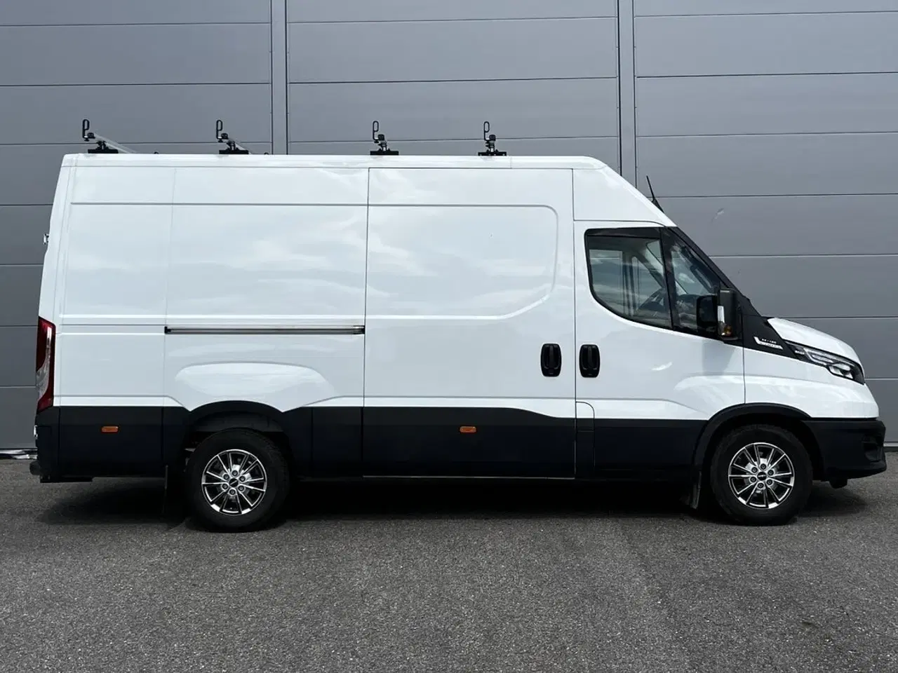 Billede 12 - Iveco Daily 3,0 35S18 12m³ Van AG8