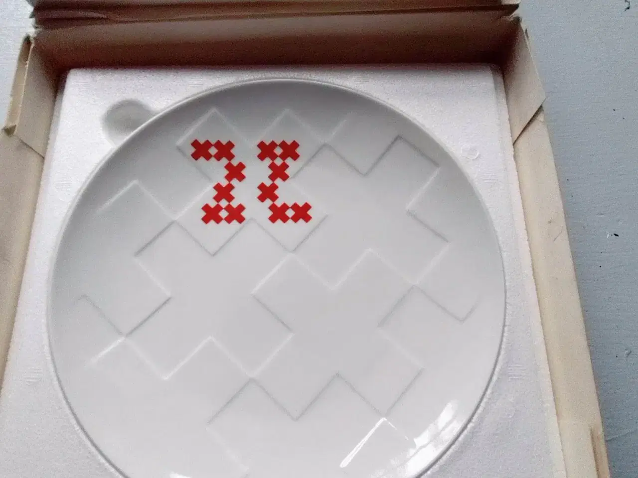Billede 1 - røde kors platte designer af prins henrik