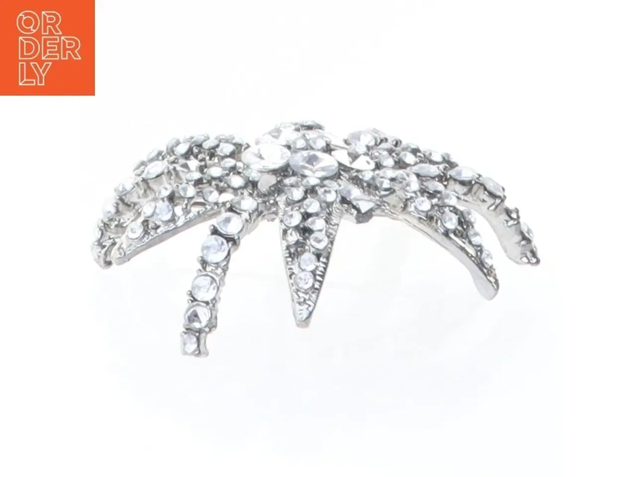 Billede 3 - Sølvfarvet stjerneformet broche (str. 5,5 cm)