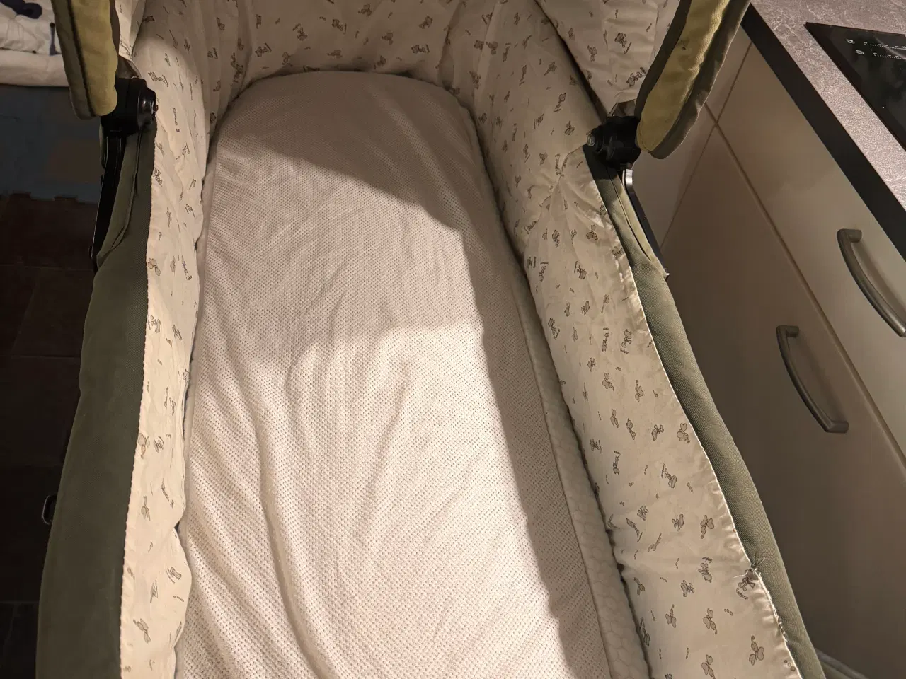 Billede 2 - Emmaljunga barnevogn til salg – ældre model men st