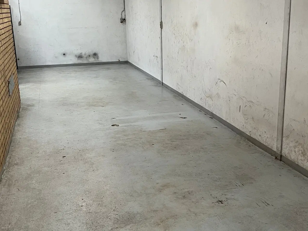 Billede 3 - UDLEJES - Garage udlejes