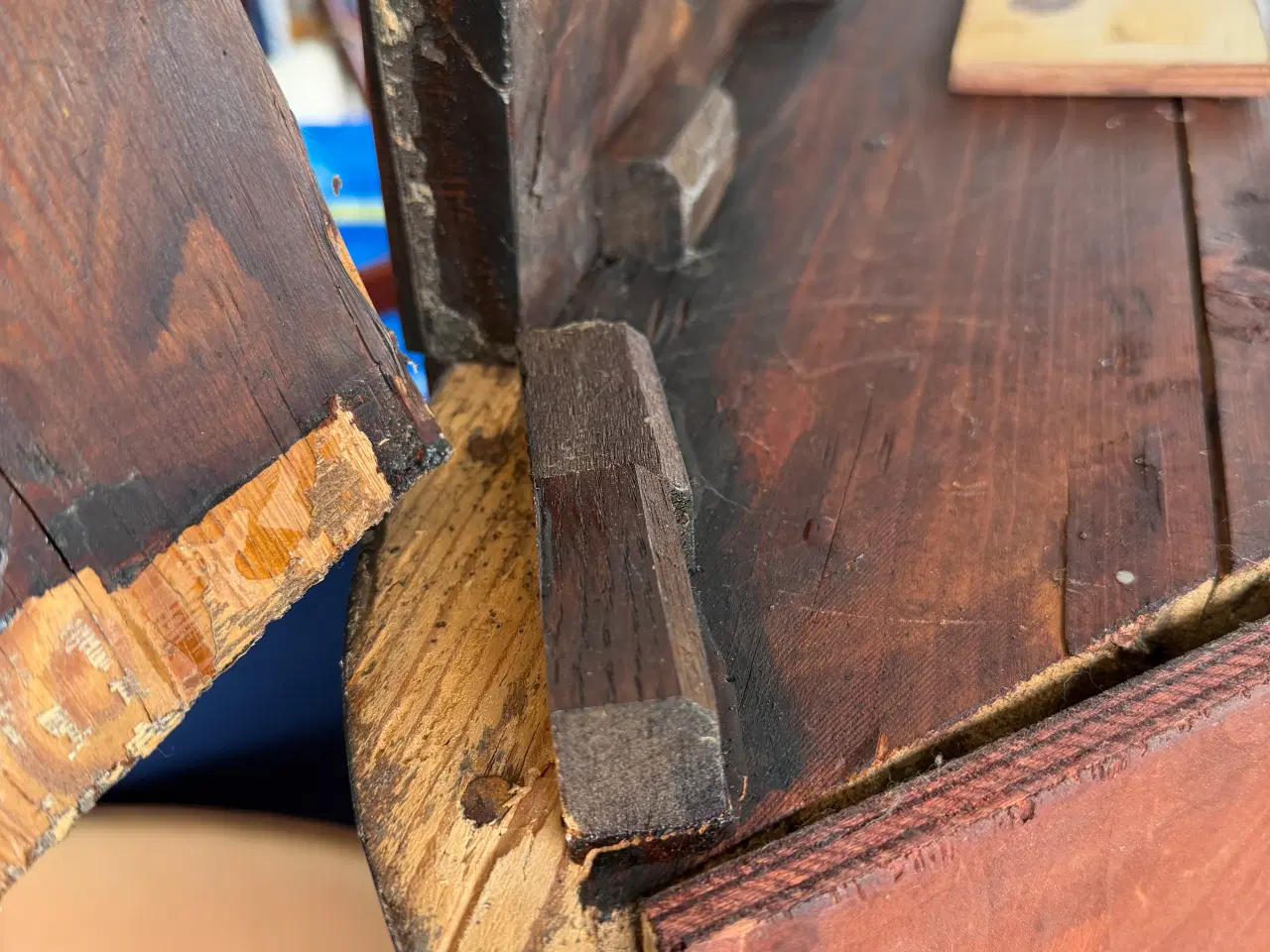 Billede 9 - Hjørneskab i fineret mahogni