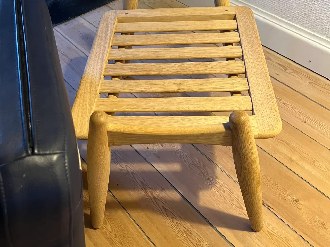 Billede 2 - Hans J Wegner fodskammel GE240