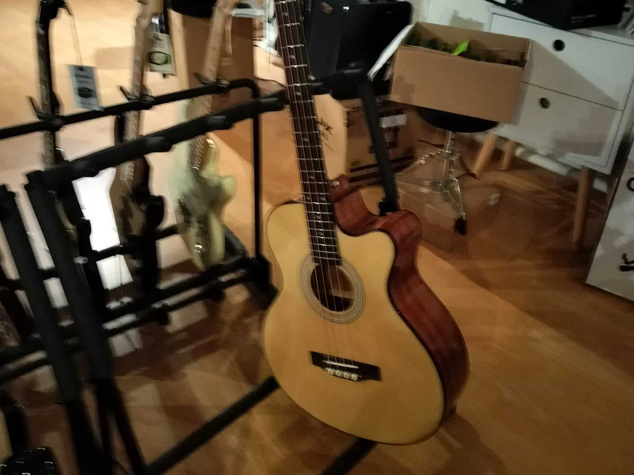 Billede 1 - Akustisk Bas med pickup og taske