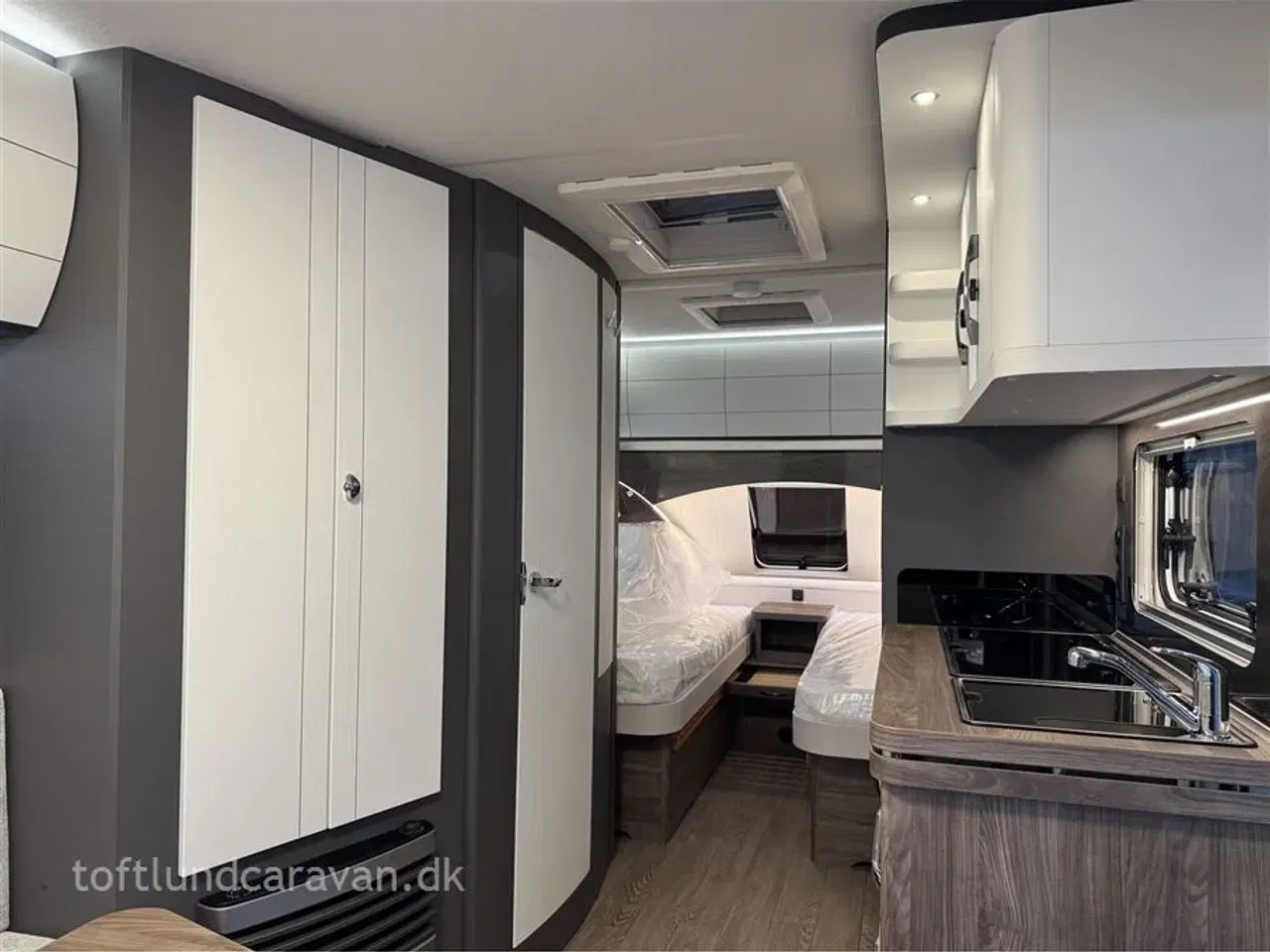 Billede 14 - 2026 - Hobby Excellent Edition 495 UL   Mest populære vogn med enkeltsenge. NY 2026 MODEL, PÅ LAGER, klar til omgående levering.