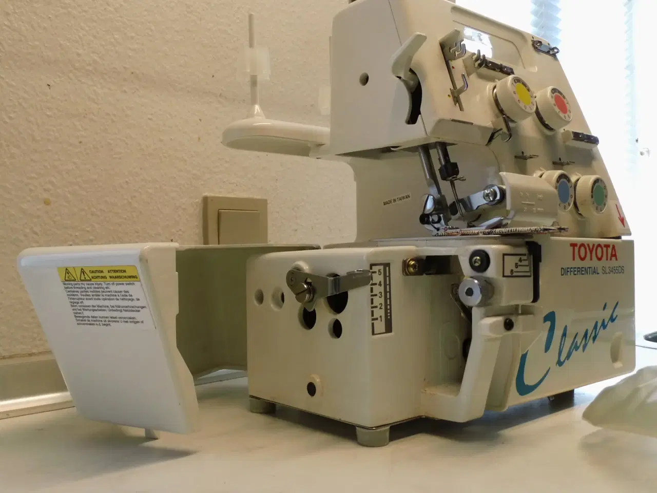 Billede 4 - Overlocker Toyoto SL3455DS  4-tråds  2-nåls