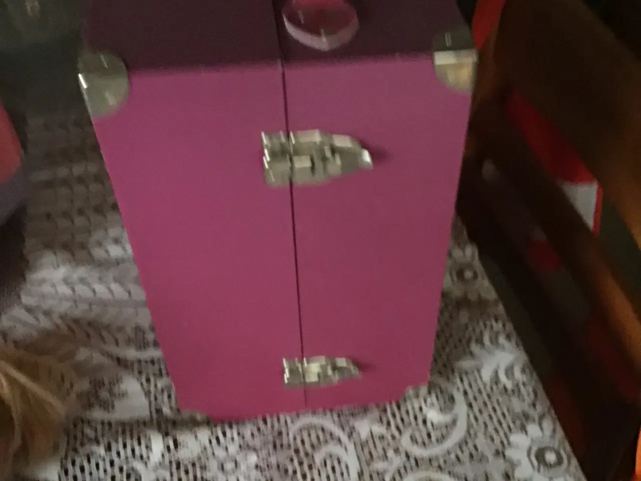 Billede 9 - Dukke autocamper, skabe samt dukker