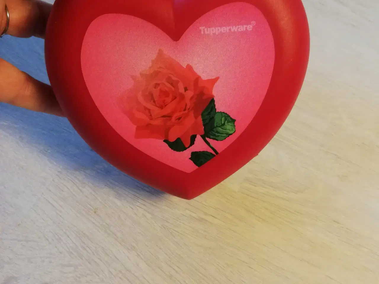 Billede 2 - Tupperware hjerte beholder 3D