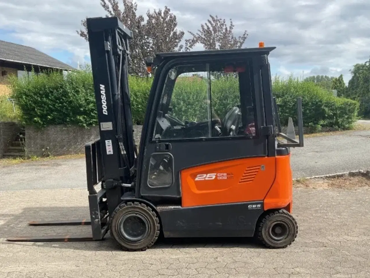 Billede 1 - Doosan2500kg Eltruck med alt udstyr 2018  Få TiMER
