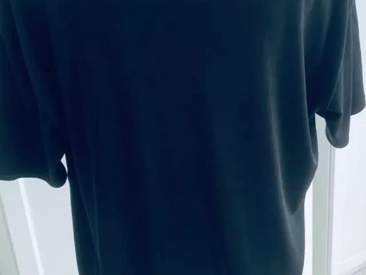 Billede 4 - T-shirt i mørk grøn