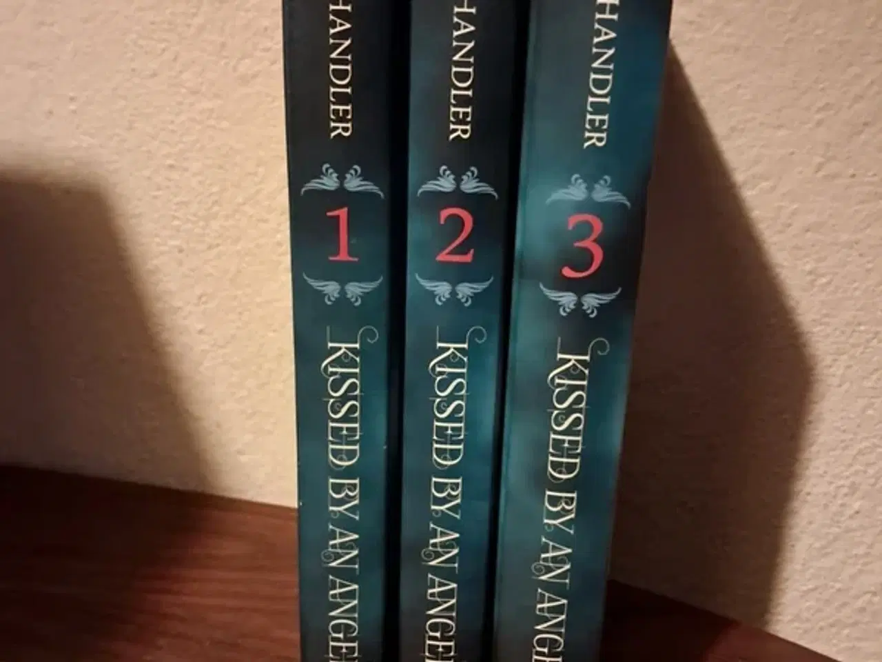 Billede 3 - Kissed by a angel 1-3