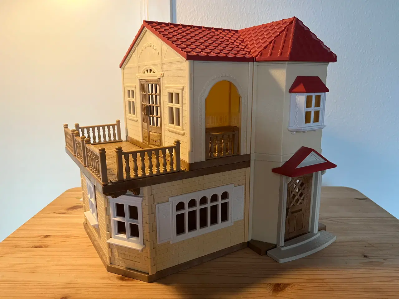 Billede 8 - Sylvanian Families, hyggehytte og Red Roof byhus