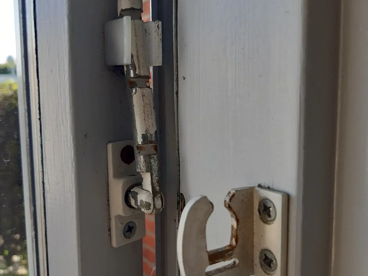 Billede 3 - 2 sæt Sikringsbeslag