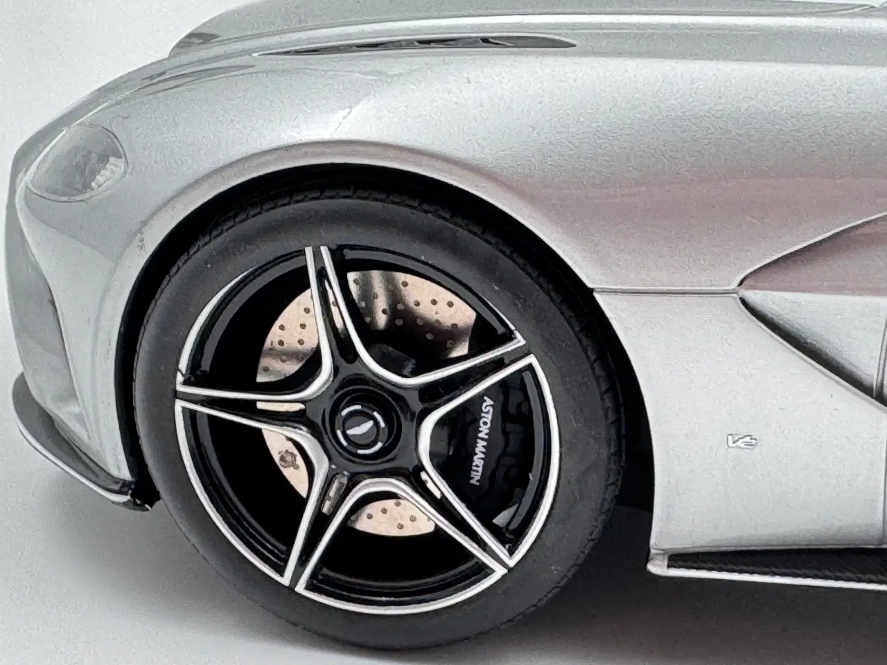 Billede 9 - 2020 Aston Martin V12 Speedster - 1:18