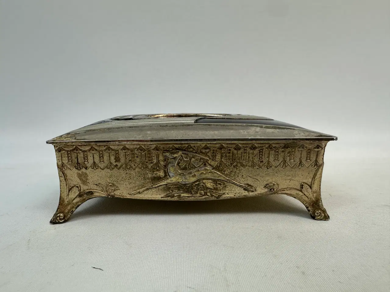 Billede 2 - Vintage skrin med dekorativt 'bukke' motiv