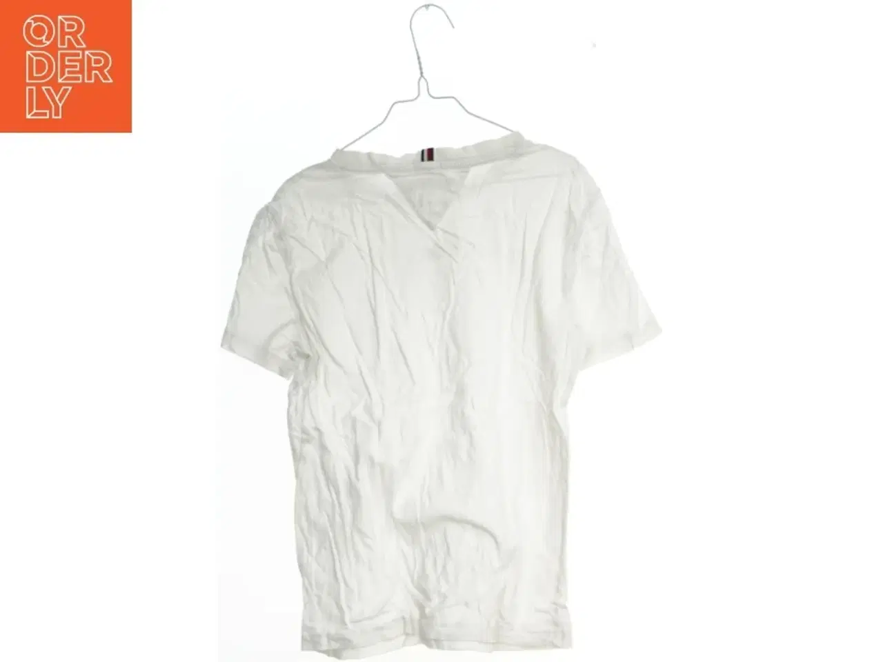 Billede 2 - Hvid Tommy Hilfiger T-Shirt fra Tommy Hilfiger (str. 152)