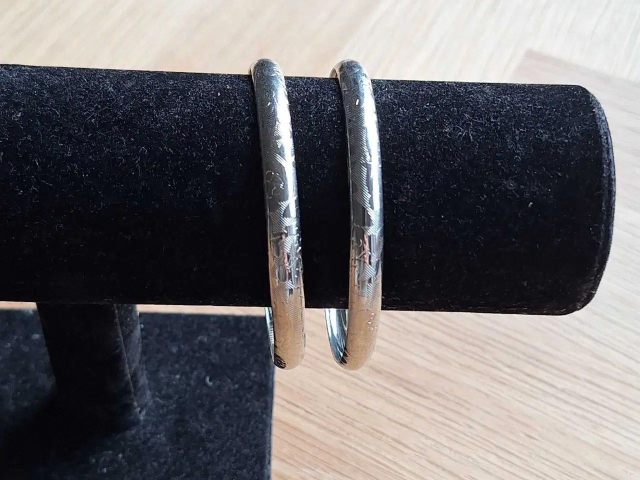 Billede 2 - 2 stk. Armbånd 