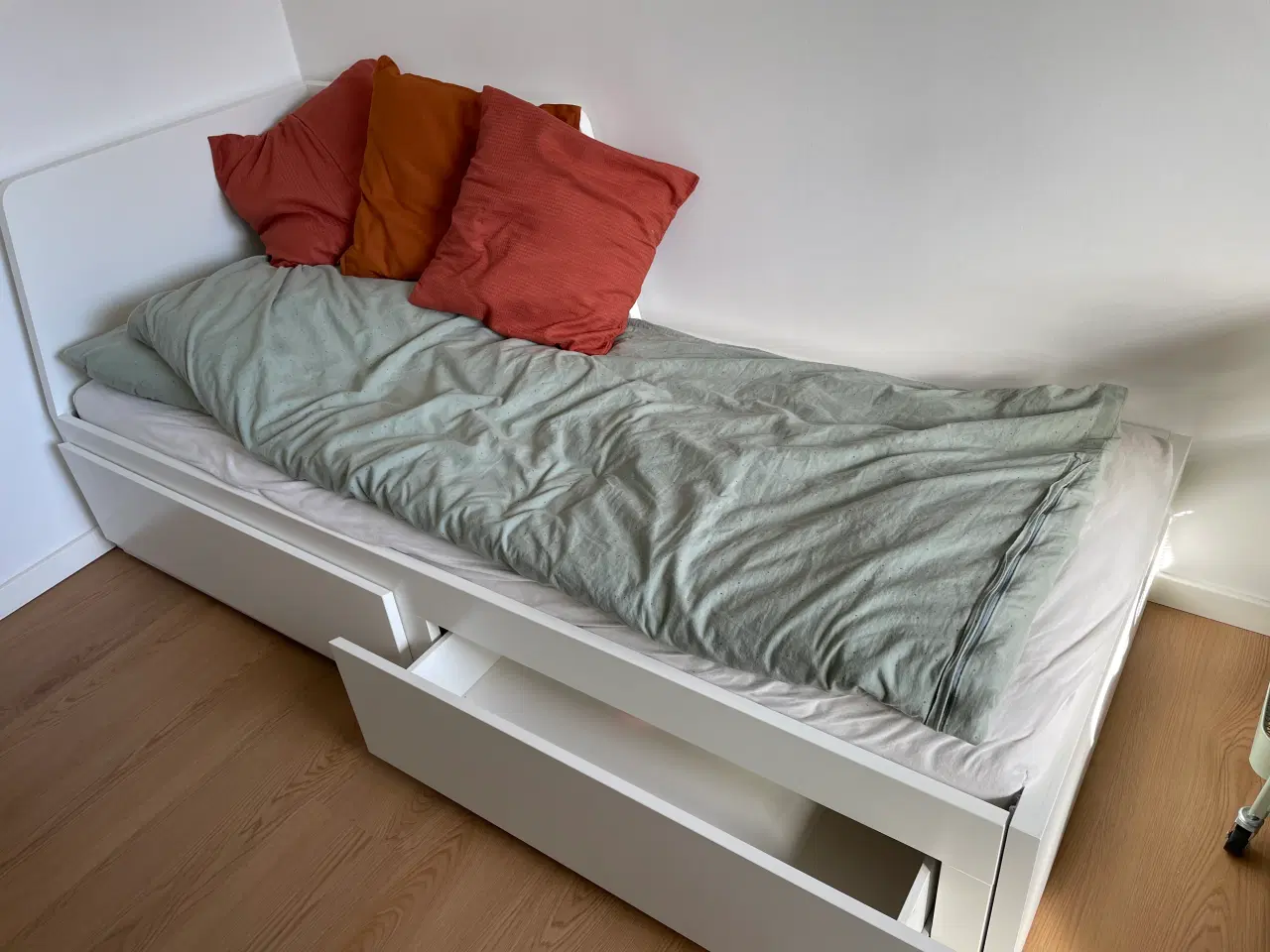 Billede 1 - Seng i fin stand 
