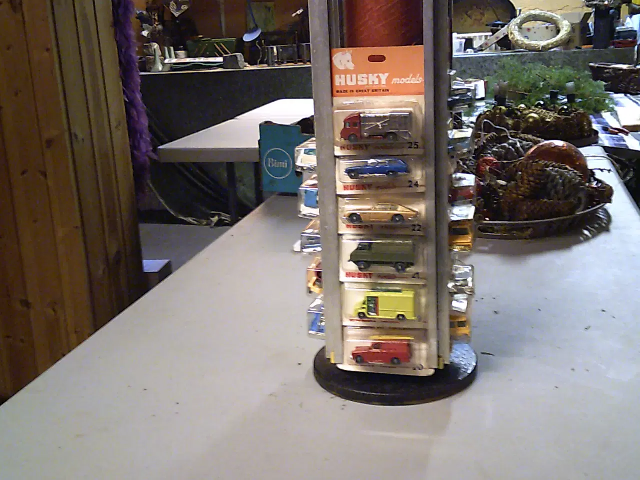 Billede 4 - Husky lejetøjsbiler med salgsstativ 21stk.