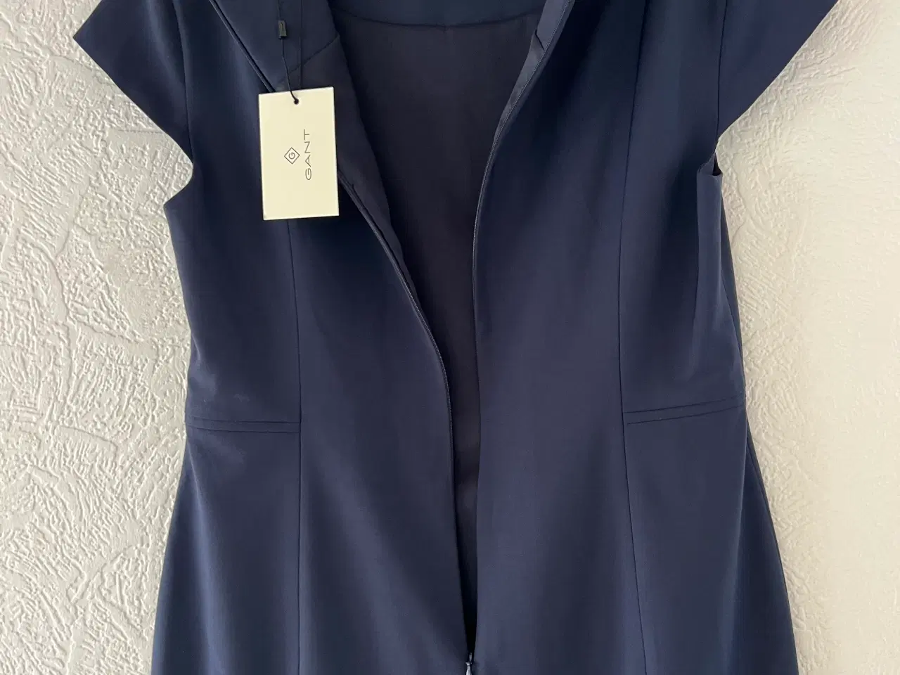 Billede 12 - NY Gant Kjole Str. 40. Marineblå