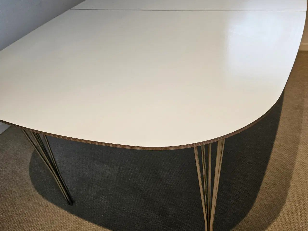 Billede 2 - Haslev spisebord med 2 tillægsplader