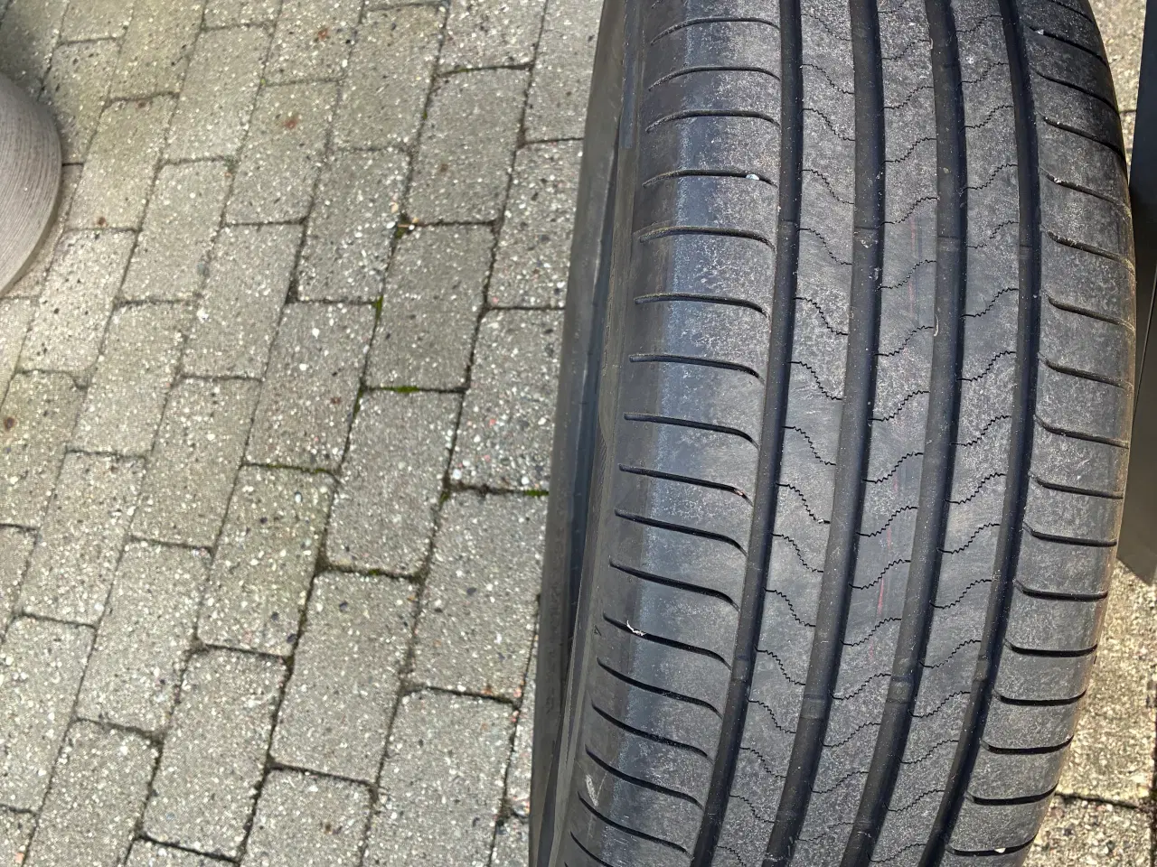 Billede 1 - Sommerdæk 215/60R17 96H 