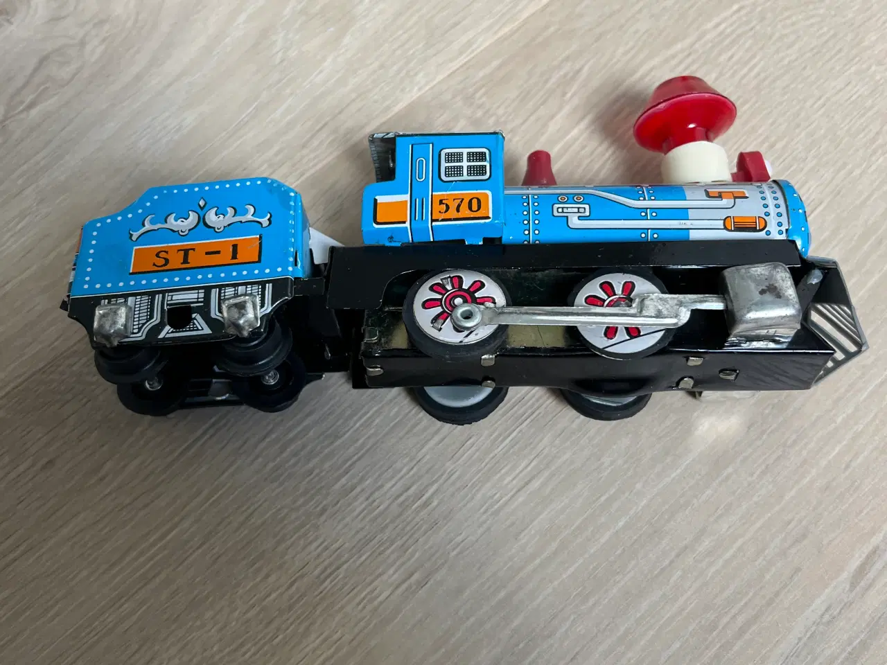 Billede 3 - Blåt legetøjstog i blik med vogn