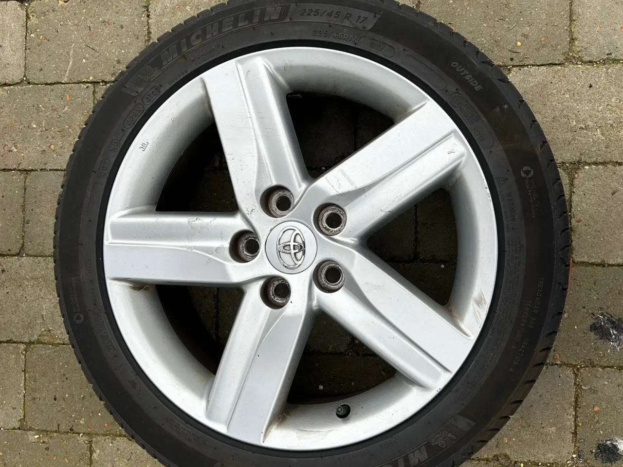 Billede 1 - Toyota Auris - 4 stk 17" alufælge med dæk