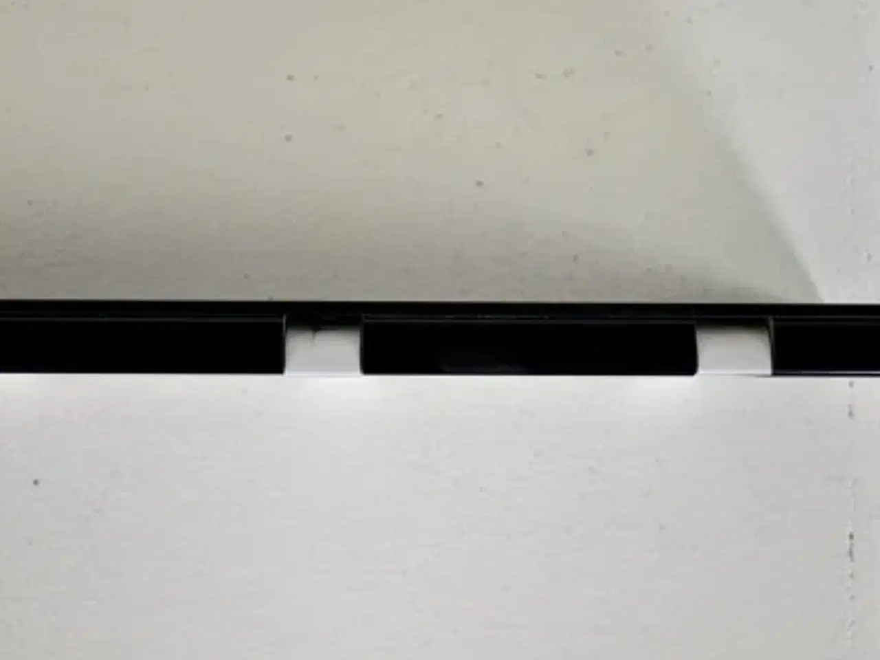 Billede 7 - Knax knagerække i sort med 8 alu knage