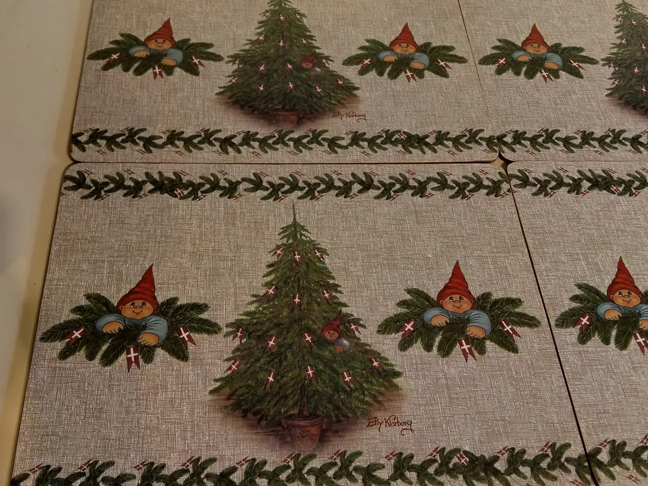 Billede 2 - Klarborg Dækkeservietter + 3 Dåser