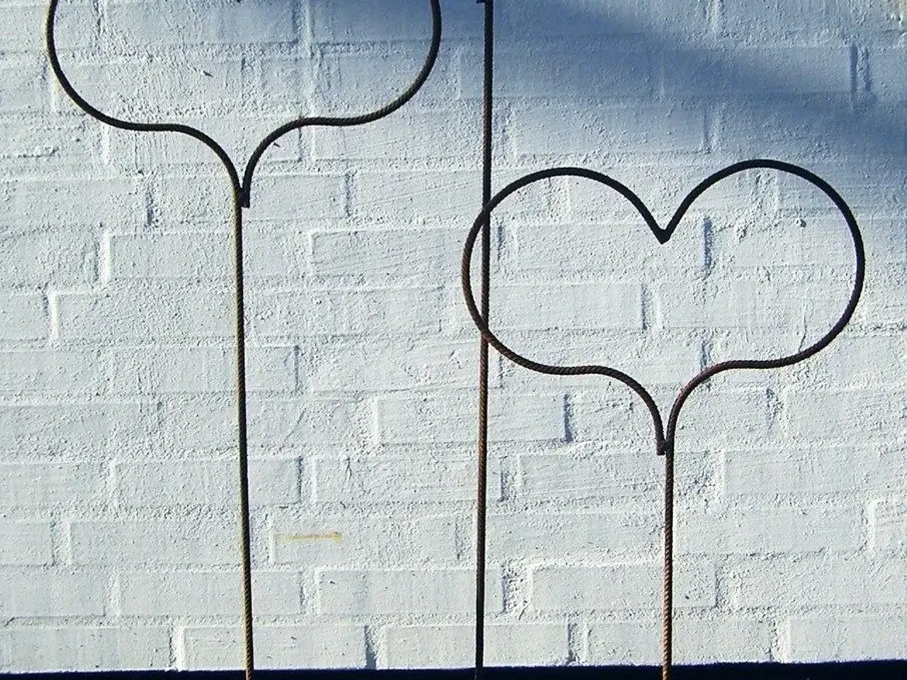 Billede 2 - Hjerter i jern til haven.