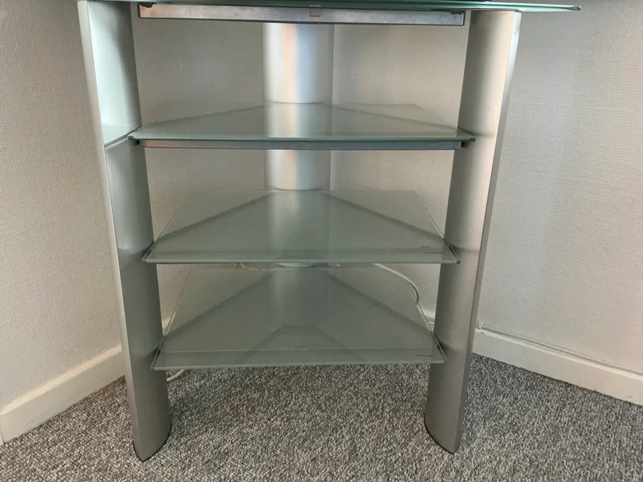 Billede 1 - TV bord med glas 4 hylder 