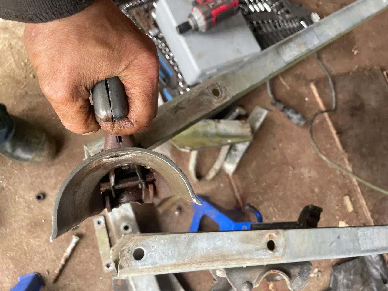 Billede 1 - Jeg søer kuglekobling til en trailer