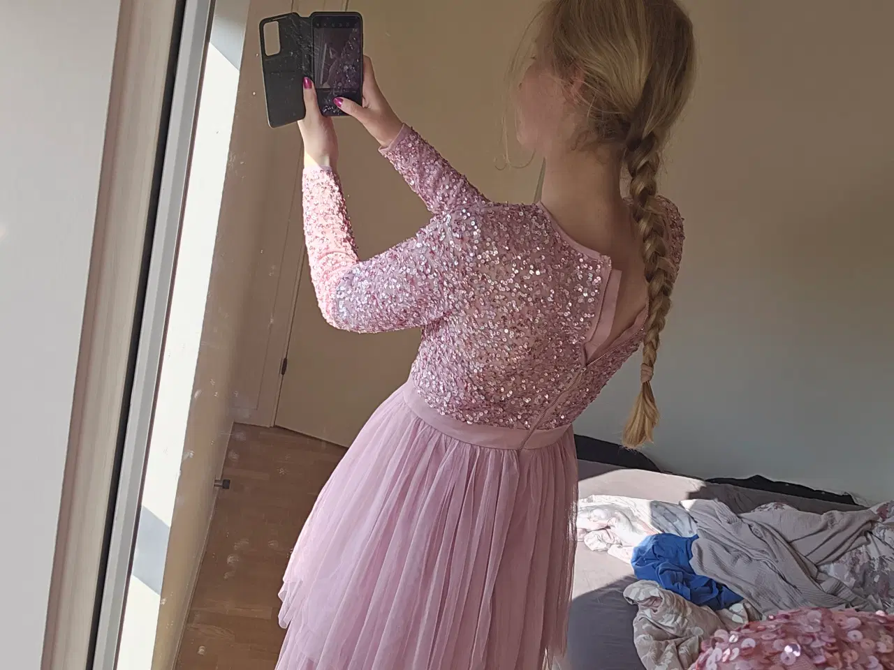 Billede 4 - Pink palliet kjole 