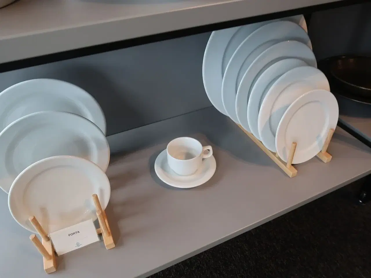 Billede 5 - 88 stk. tallerkener, kopper, skåle, kander m.m. TOGNANA m.m.