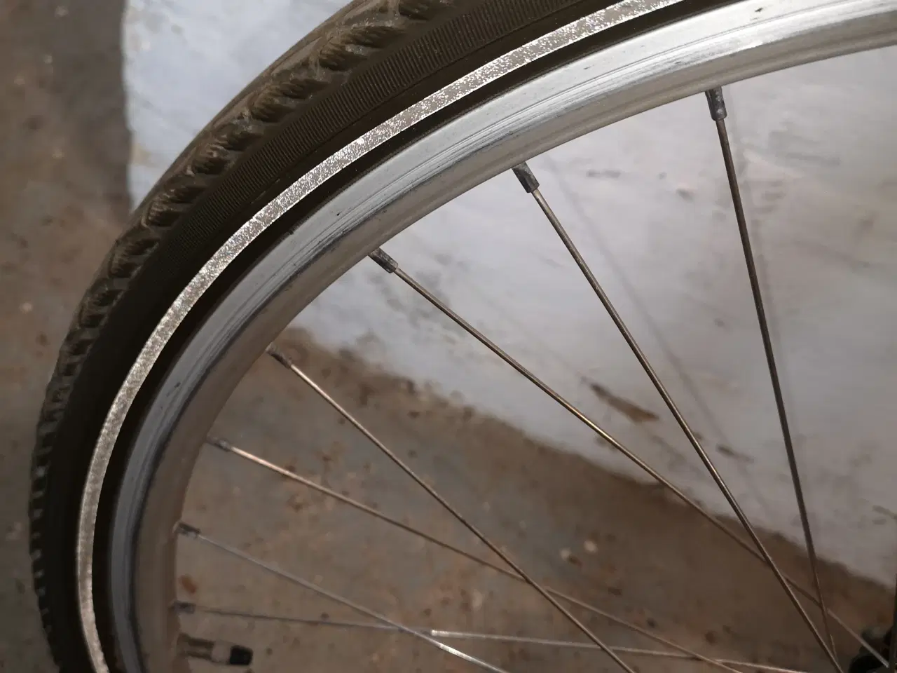 Billede 4 - SCO 28" 53cm ,7 gear, dæk som ny ,For- og baglygte