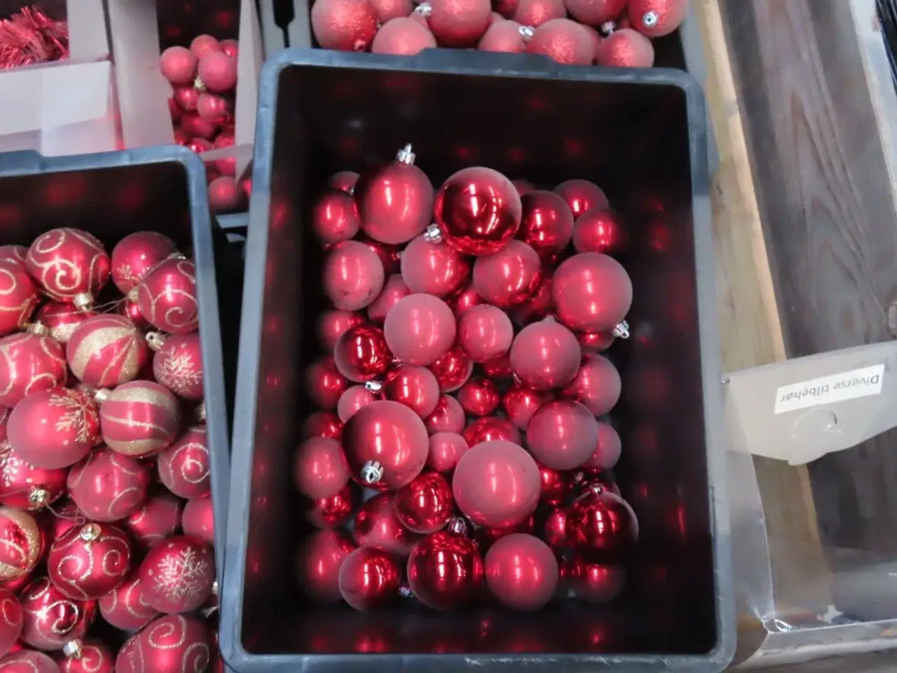 Billede 7 - 2 paller med julepynt