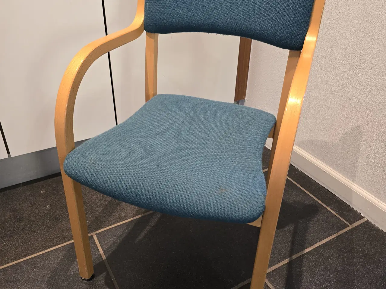 Billede 1 - UDLEJLES - Polstrede stole