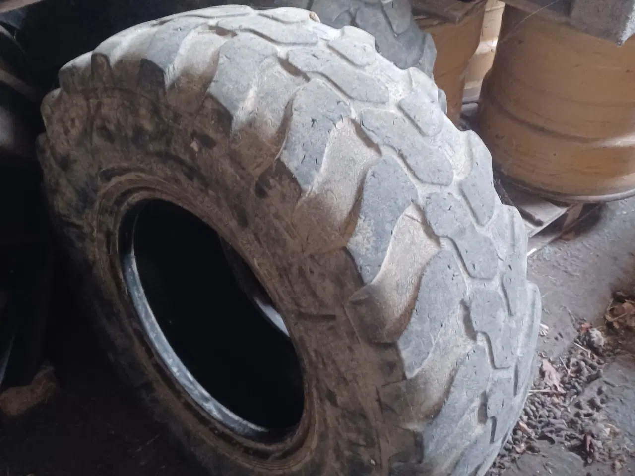 Billede 2 - Dunlop 405/70-20