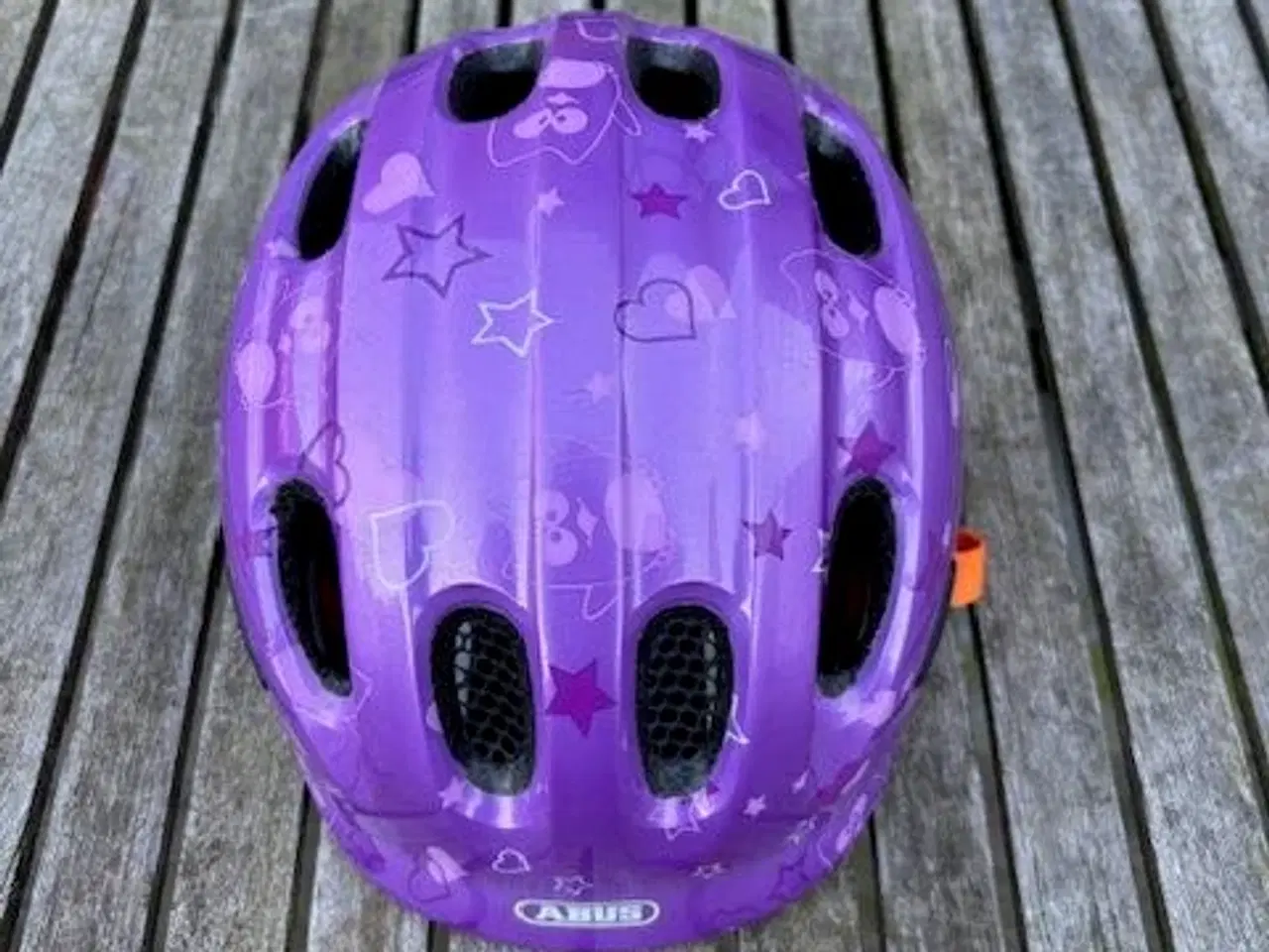 Billede 6 - Hamax Kiss cykelstol med 2 beslag og cykelhjelm