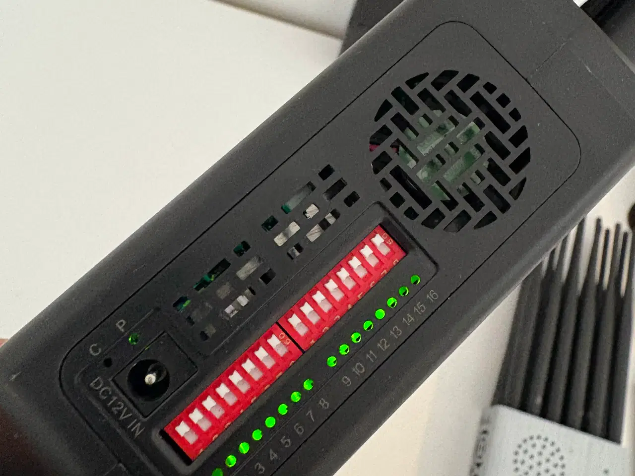 Billede 3 - Kraftig jammer tager 16 signaler