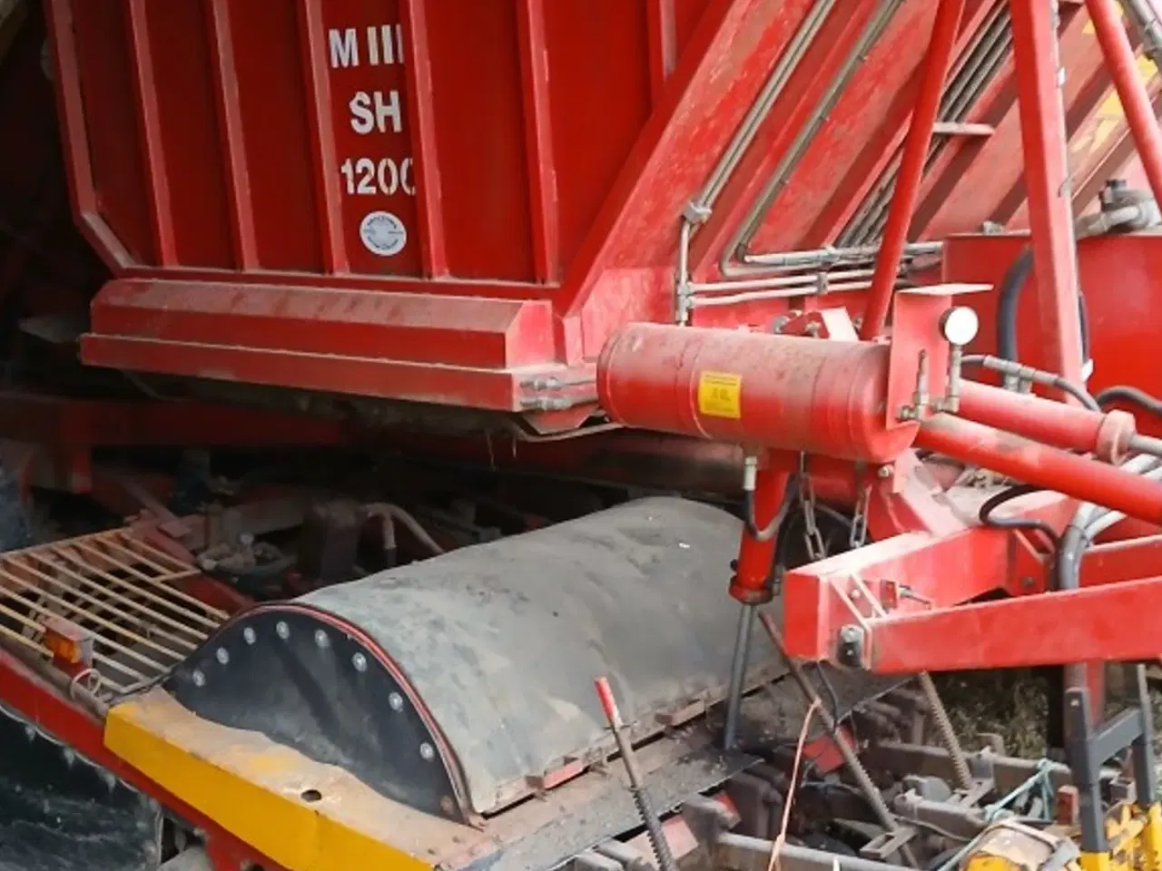 Billede 1 - Tim 3 rækket roeoptager med svensk bagende. Velholdt maskine i god stand.