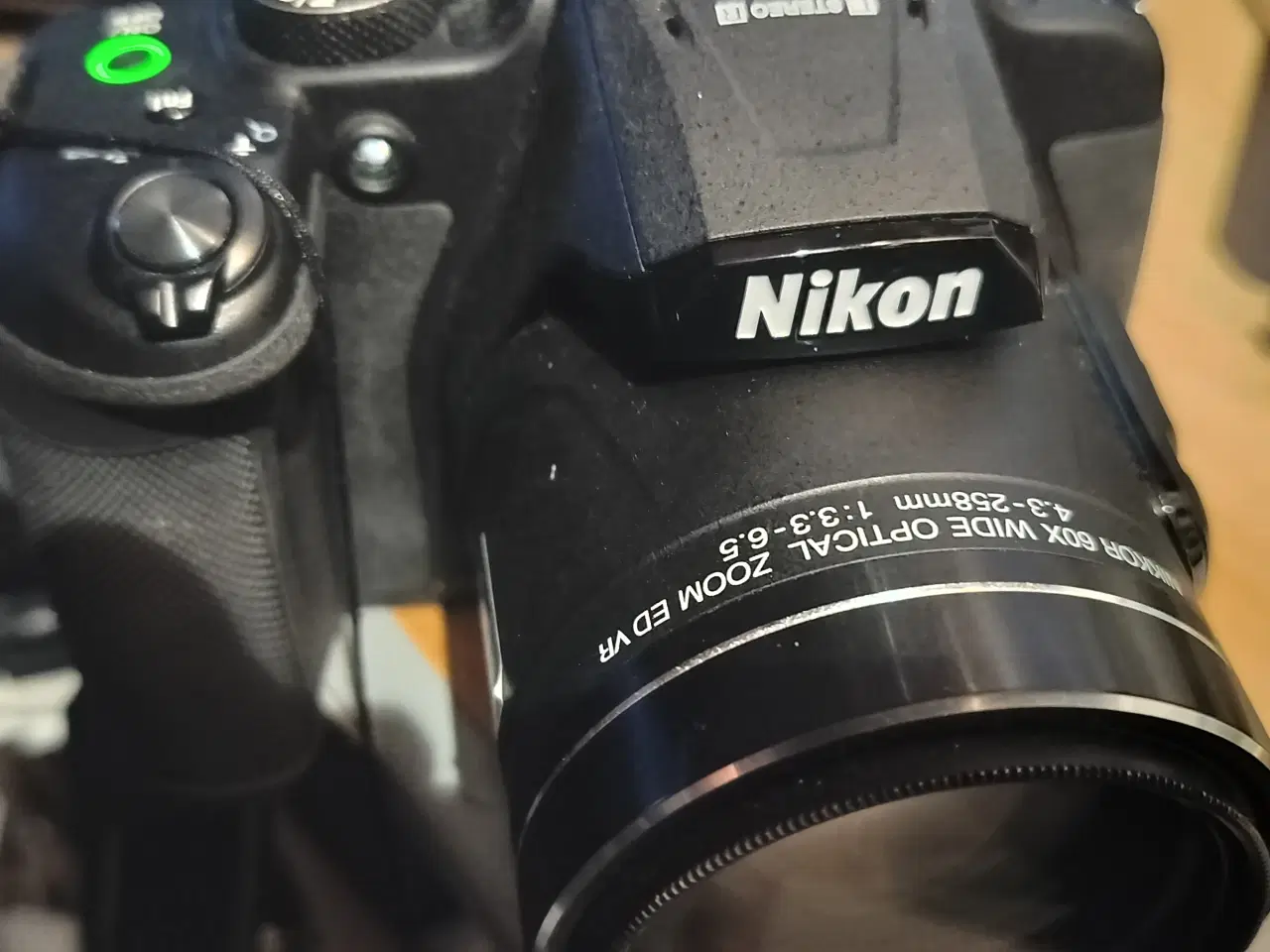 Billede 2 - Nikon B700 + 4 Batterier og 2 ladere og Emballage.