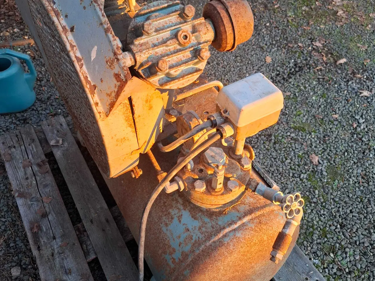 Billede 2 - Stenhøj kompressor 