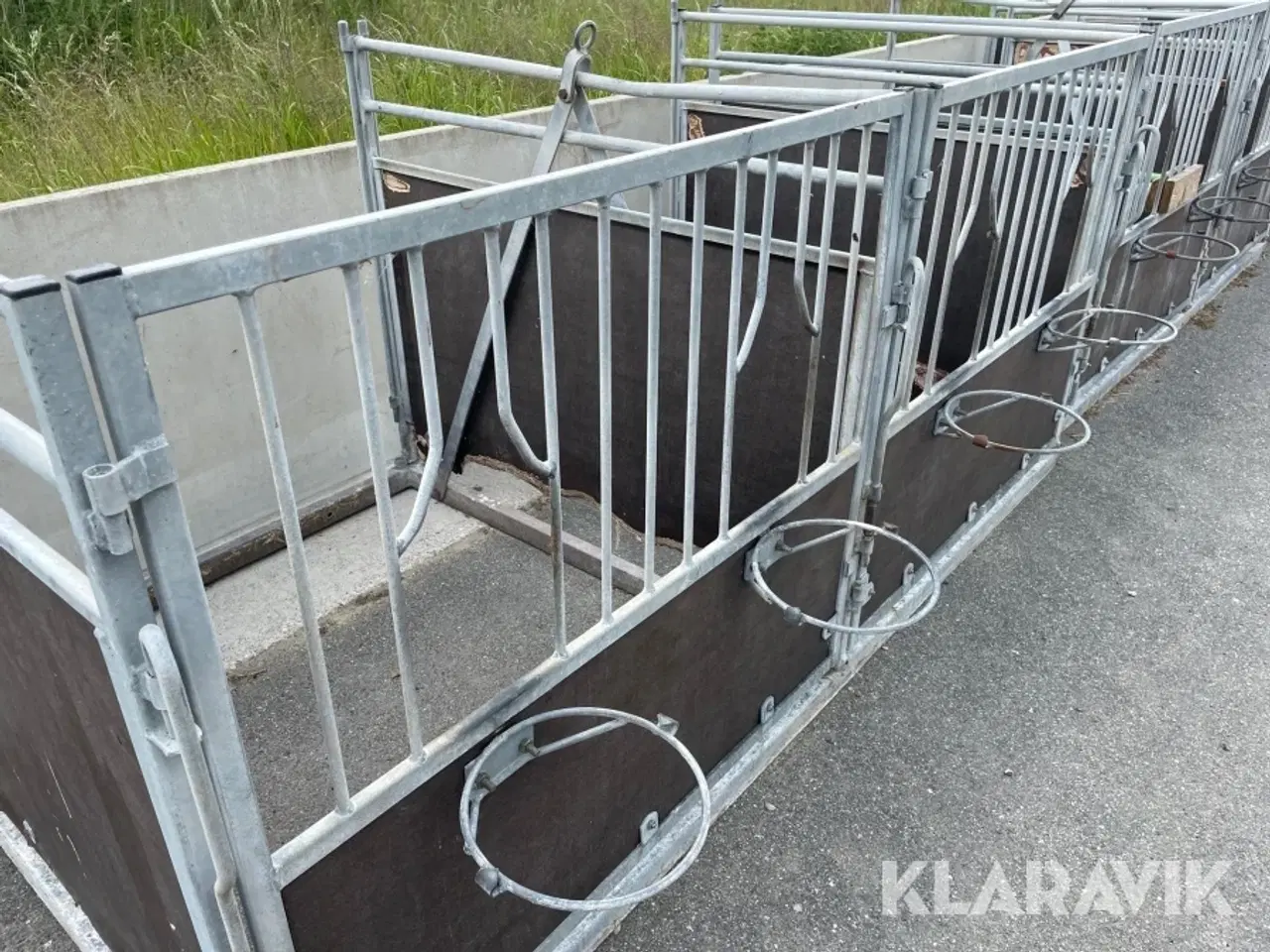 Billede 3 - Kalvebokse 9 styk Fremtidens stald inventar